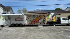 Giant Eagle Mobile Market truck at the Bethany Center